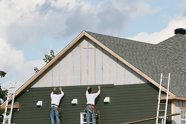 Professional Emergency Siding Repair technician working in Rembert, SC